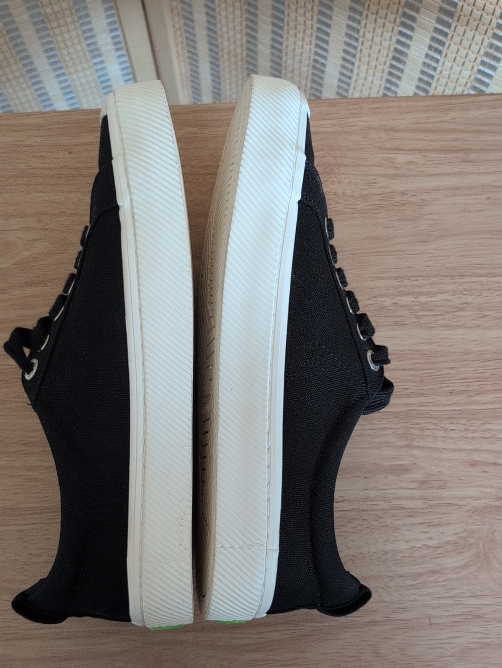 Cariuma Mens Black Canvas Sneakers with Neon Green Insole Accents - Picture 6 of 10